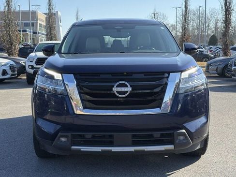 Used 2022 Nissan Pathfinder SL image 11