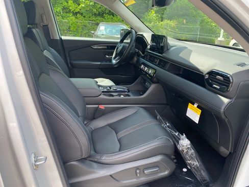 Certified 2025 Honda Pilot EX-L image 26