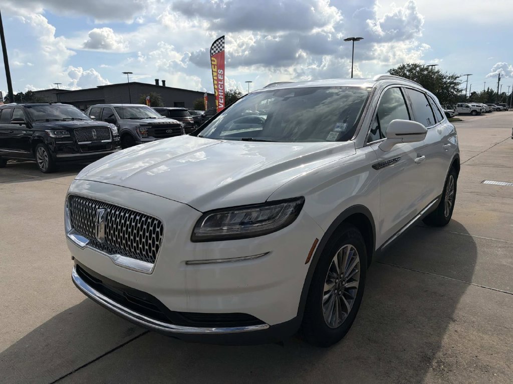 Certified 2021 Lincoln Nautilus FWD w/ Equipment Group 101A image 4
