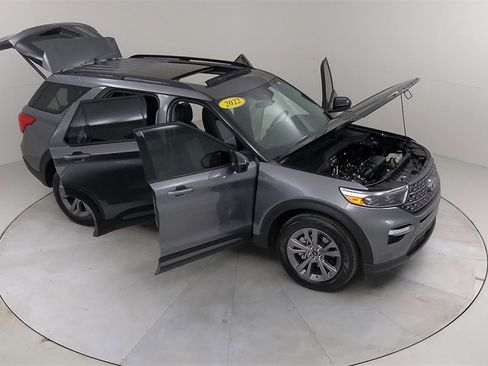 Certified 2022 Ford Explorer XLT w/ Equipment Group 202A image 49