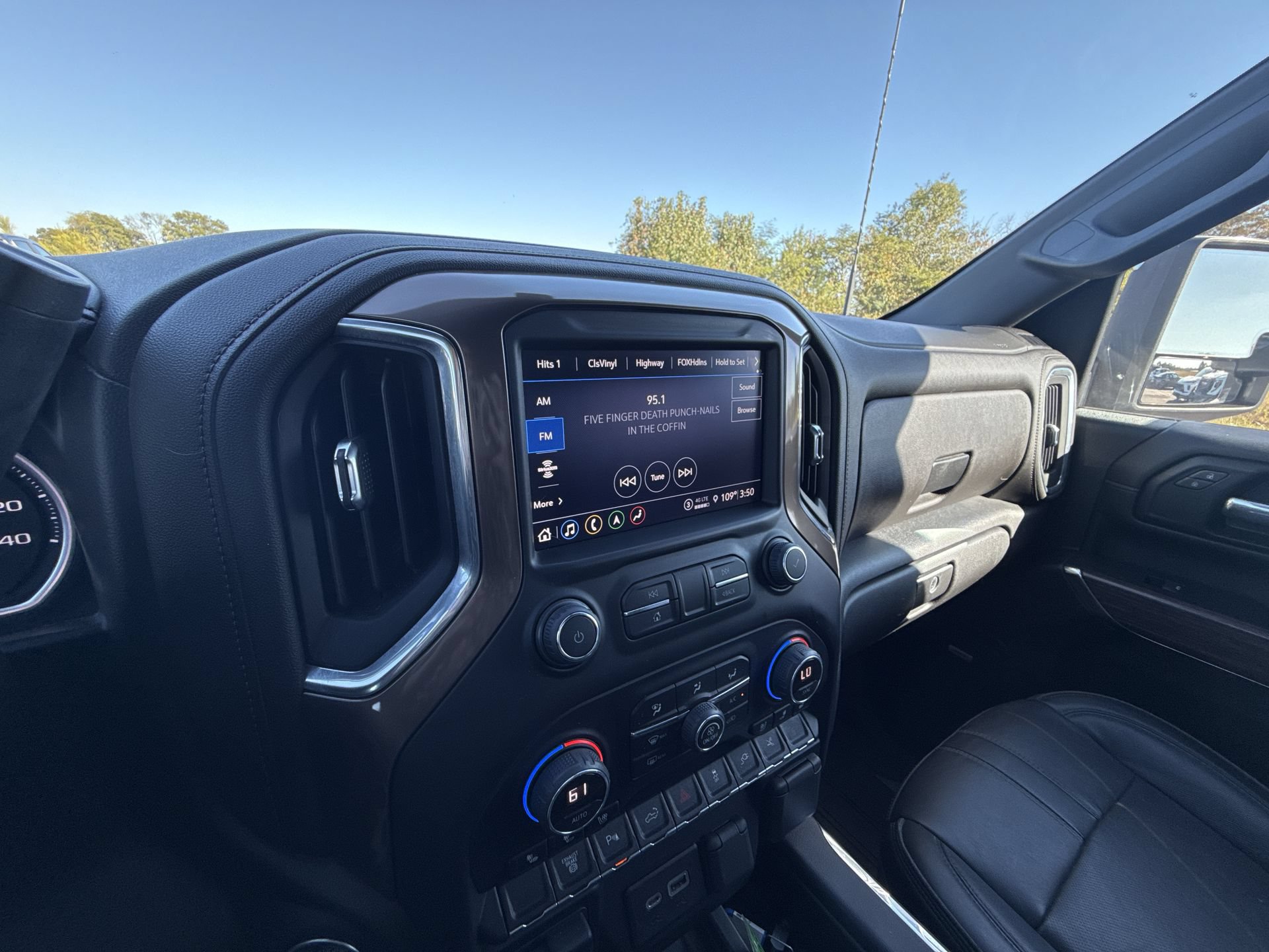 Used 2022 Chevrolet Silverado 2500 High Country AWD/4WD image 19