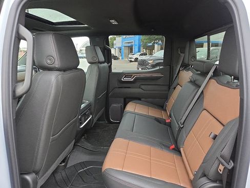 New 2026 Chevrolet Silverado 1500 High Country AWD/4WD image 9