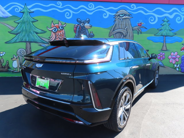 Certified 2026 Cadillac Lyriq Premium Luxury w/ LPO, Floor Liner Package AWD/4WD image 4
