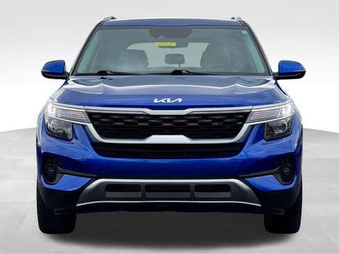 Used 2023 Kia Seltos EX AWD/4WD image 2