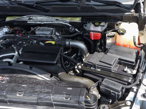 Used 2020 Chevrolet Silverado 3500 LT AWD/4WD image 15