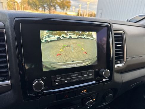 Used 2022 Nissan Frontier SV image 21