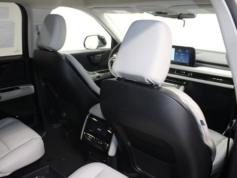 New 2026 Lincoln Aviator 2WD w/ Jet Appearance Package image 35