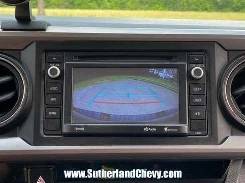 Used 2017 Toyota Tacoma 4x4 Double Cab image 30
