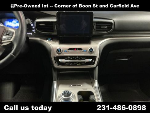Used 2021 Ford Explorer XLT w/ Equipment Group 202A AWD/4WD image 19
