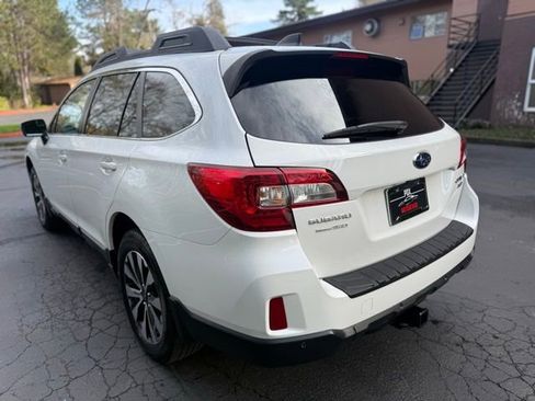 Used 2017 Subaru Outback 3.6R Limited image 6