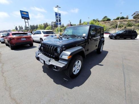 Used 2022 Jeep Wrangler Unlimited Sport AWD/4WD image 4