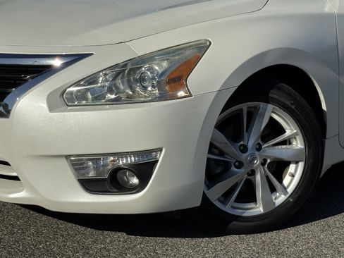 Used 2014 Nissan Altima 2.5 SV w/ Convenience Package image 4