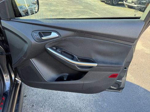 Used 2018 Ford Focus ST image 19