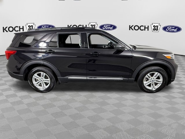 Used 2023 Ford Explorer XLT AWD/4WD image 9
