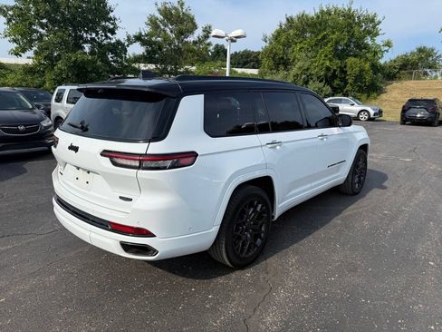 Used 2023 Jeep Grand Cherokee L Summit w/ Advanced Protech Group IV AWD/4WD image 3