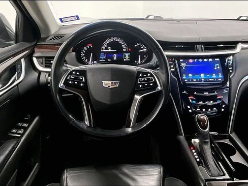 Used 2017 Cadillac XTS Luxury image 7