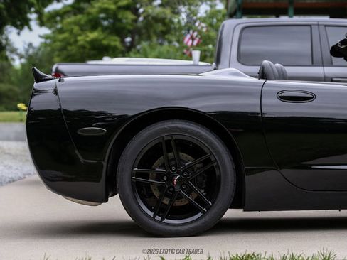 Used 2003 Chevrolet Corvette Convertible w/ Preferred Equipment Group1 RWD image 10