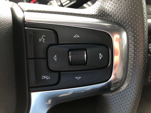 Used 2025 Chevrolet Blazer LT w/ Convenience Package FWD image 34