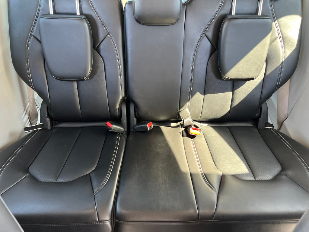 Used 2024 Chrysler Pacifica Limited FWD image 16