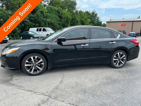 Used 2016 Nissan Altima 2.5 SR FWD image 6