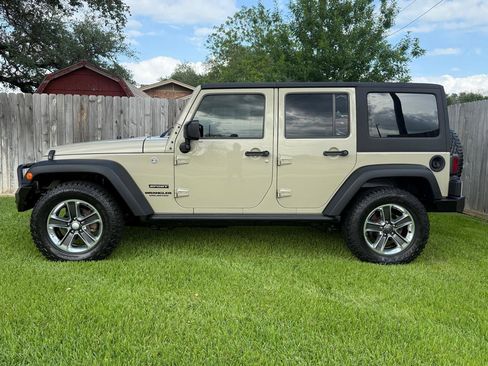 Used 2017 Jeep Wrangler Unlimited Sport image 6