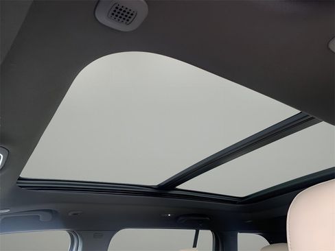 Used 2025 Jeep Grand Cherokee Limited image 54