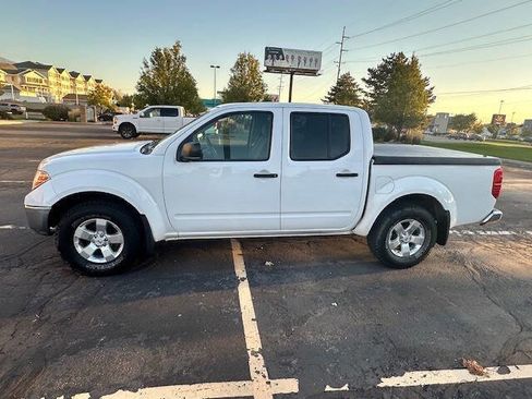 Used 2009 Nissan Frontier SE w/ SE Value Truck Pkg image 4