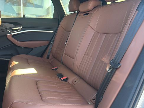 Used 2023 Audi e-tron Chronos w/ Chronos Package image 13