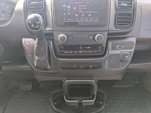 Used 2025 RAM ProMaster 2500 w/ Convenience Group FWD image 19