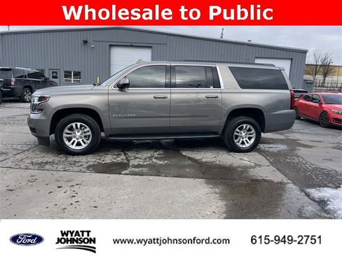 Used 2018 Chevrolet Suburban LT image 6