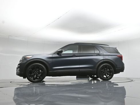 Certified 2023 Ford Explorer ST-Line w/ Class IV Trailer Tow Package RWD image 8