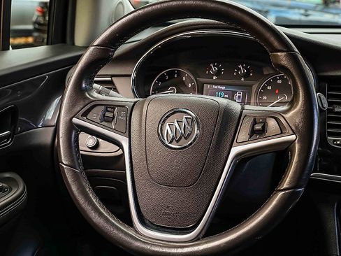 Used 2022 Buick Encore Preferred image 9