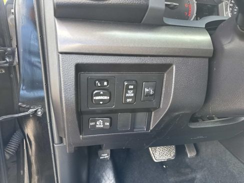 Used 2016 Toyota Tundra SR5 w/ SR5 Upgrade Package RWD image 22