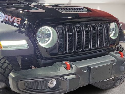 Used 2024 Jeep Gladiator Mojave w/ Convenience Group AWD/4WD image 7