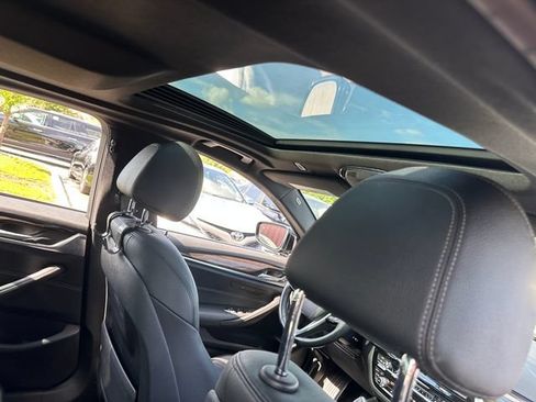 Used 2019 BMW 530e w/ Convenience Package RWD image 29