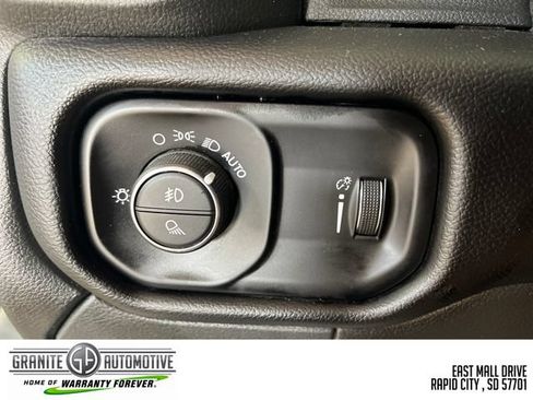 Used 2024 RAM 2500 Big Horn AWD/4WD image 31