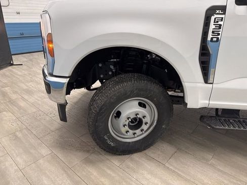 New 2025 Ford F350 XL w/ XL Chrome Package image 39
