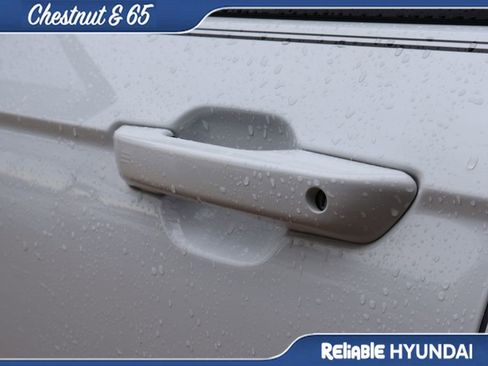 Used 2023 Jeep Grand Cherokee Laredo X image 20