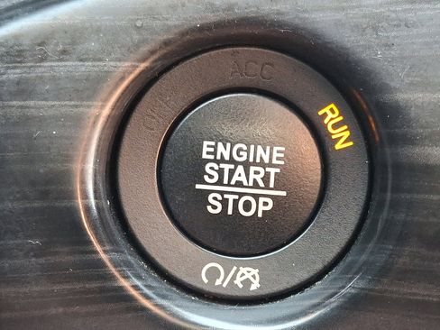 Used 2019 Jeep Grand Cherokee Altitude image 23