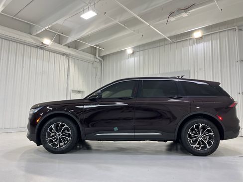 Used 2024 Lincoln Nautilus Premier w/ Equipment Group 102A image 20