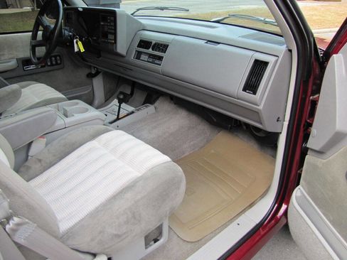 Used 1993 Chevrolet Silverado 1500 4x4 Regular Cab image 14