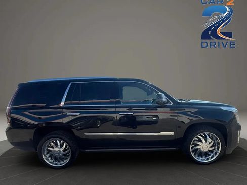 Used 2017 Cadillac Escalade Platinum AWD/4WD image 5