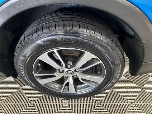Used 2018 Toyota RAV4 XLE image 9