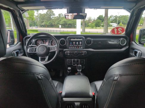 Used 2021 Jeep Wrangler Unlimited Sahara AWD/4WD image 27