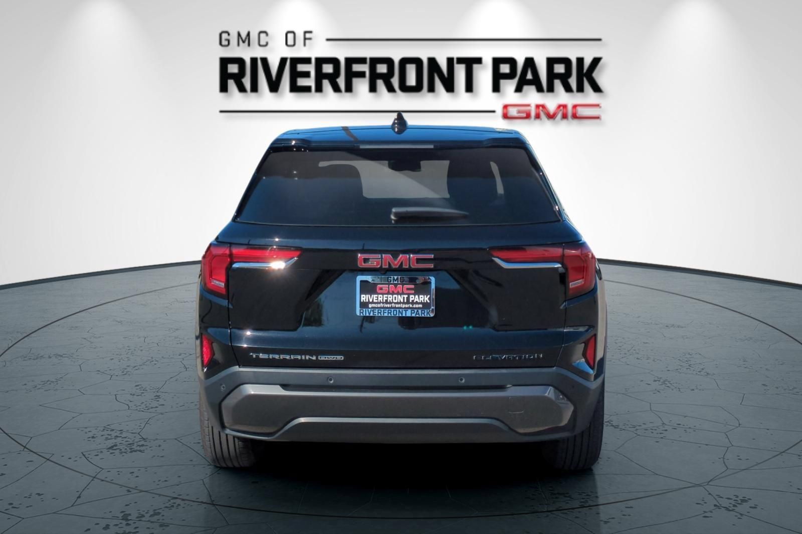 Used 2025 GMC Terrain Elevation AWD/4WD image 4