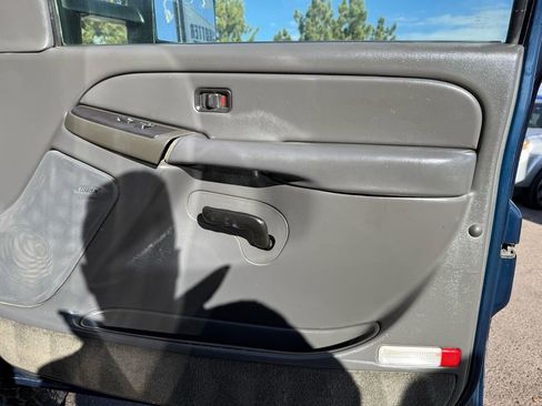 Used 2005 Chevrolet Silverado 2500 LS w/ Heavy-Duty Power Package image 26