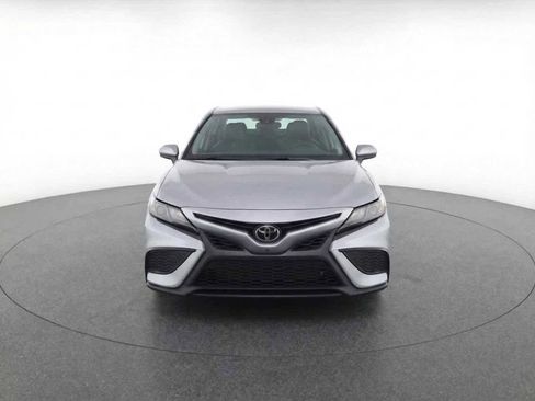 Used 2022 Toyota Camry SE w/ Cold Weather Package image 2