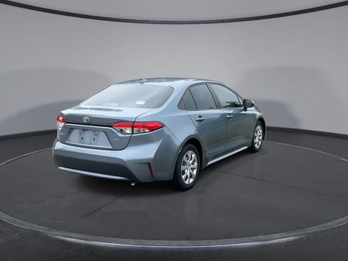 Certified 2022 Toyota Corolla LE FWD image 8
