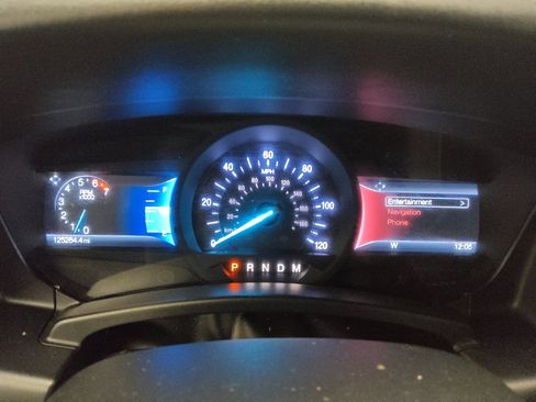 Used 2015 Ford Expedition EL Platinum RWD image 23