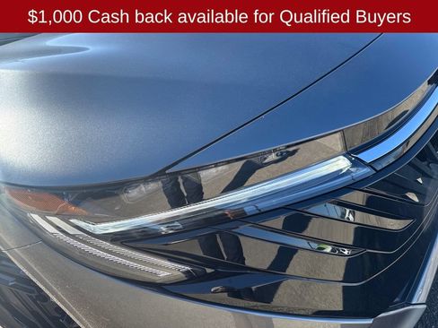 New 2026 Nissan Sentra SR w/ SR Premium Package FWD image 37